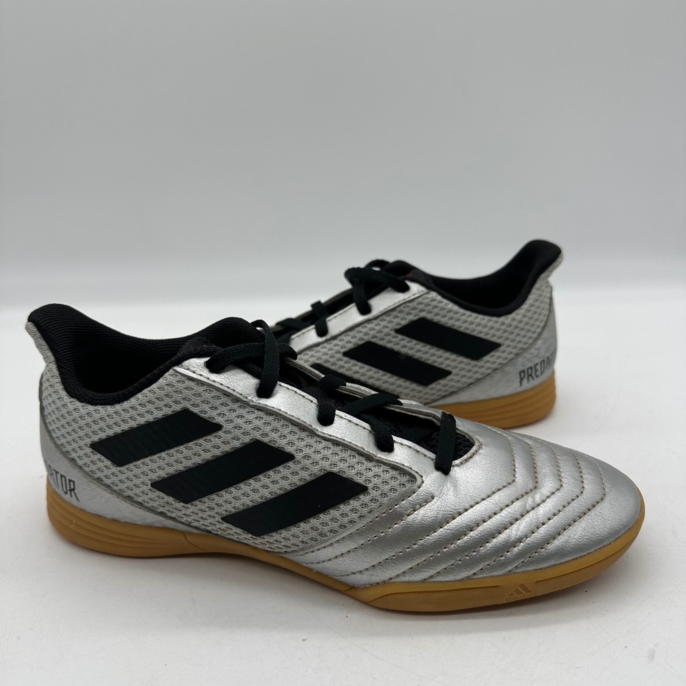 Adidas G25829 Boys Size 5 Silver Predator 19.4 Sala Gum Sole Indoor Soccer Shoes